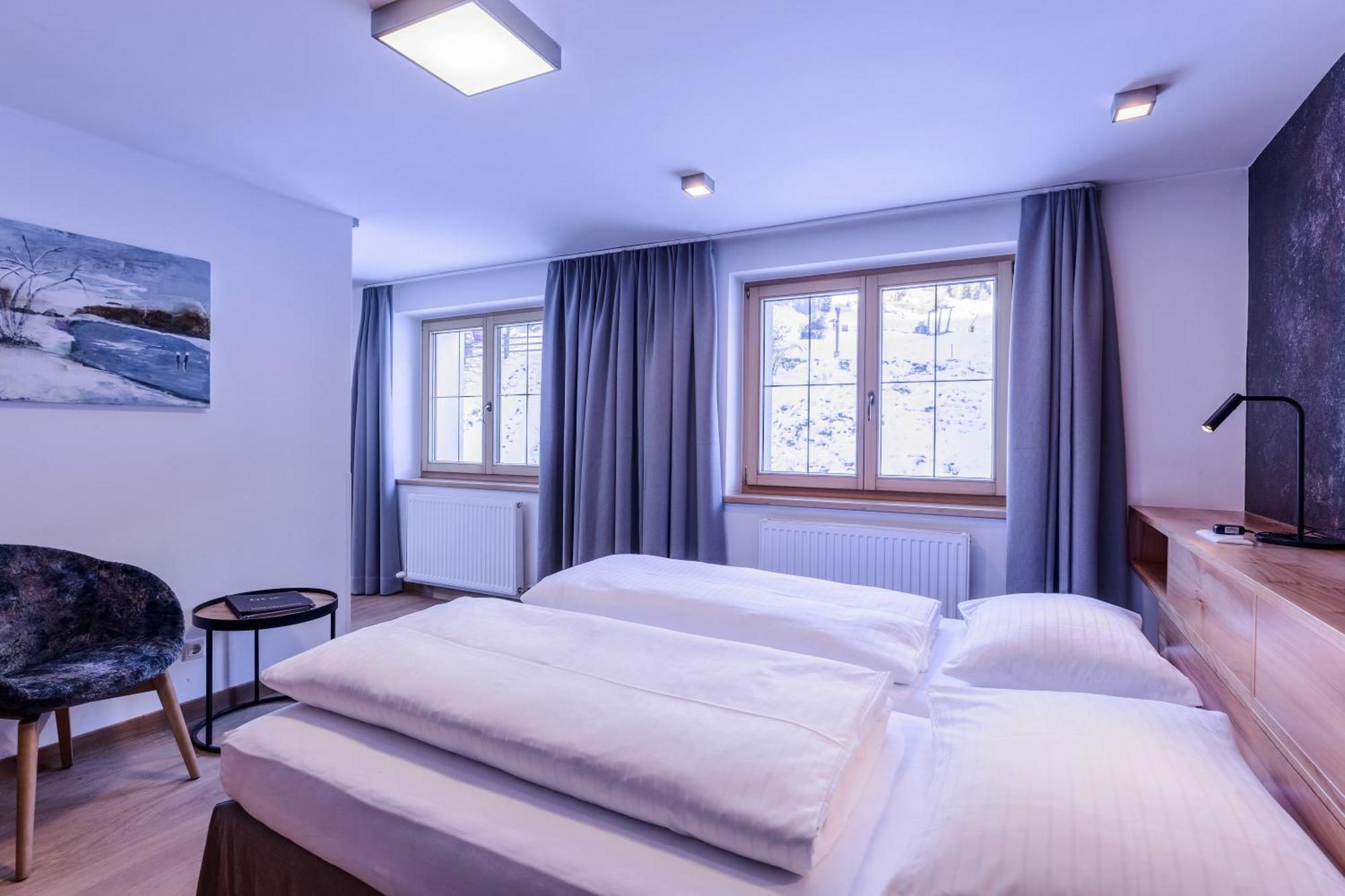 Quality Hosts Arlberg - Hotel Goldenes Kreuz B&B Sankt Anton am Arlberg Exterior photo