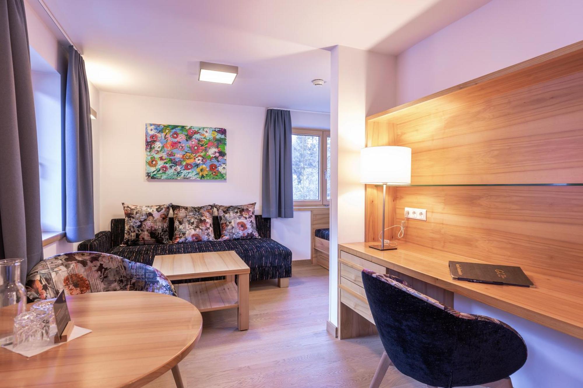 Quality Hosts Arlberg - Hotel Goldenes Kreuz B&B Sankt Anton am Arlberg Exterior photo