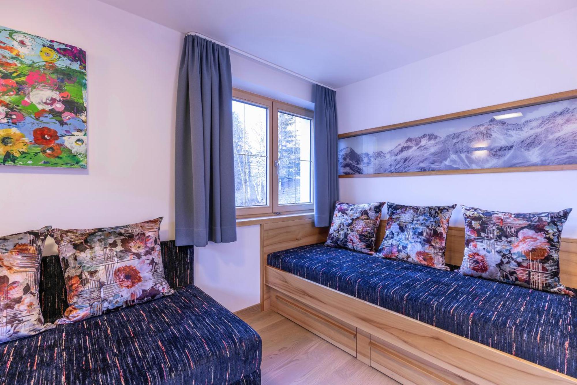 Quality Hosts Arlberg - Hotel Goldenes Kreuz B&B Sankt Anton am Arlberg Exterior photo